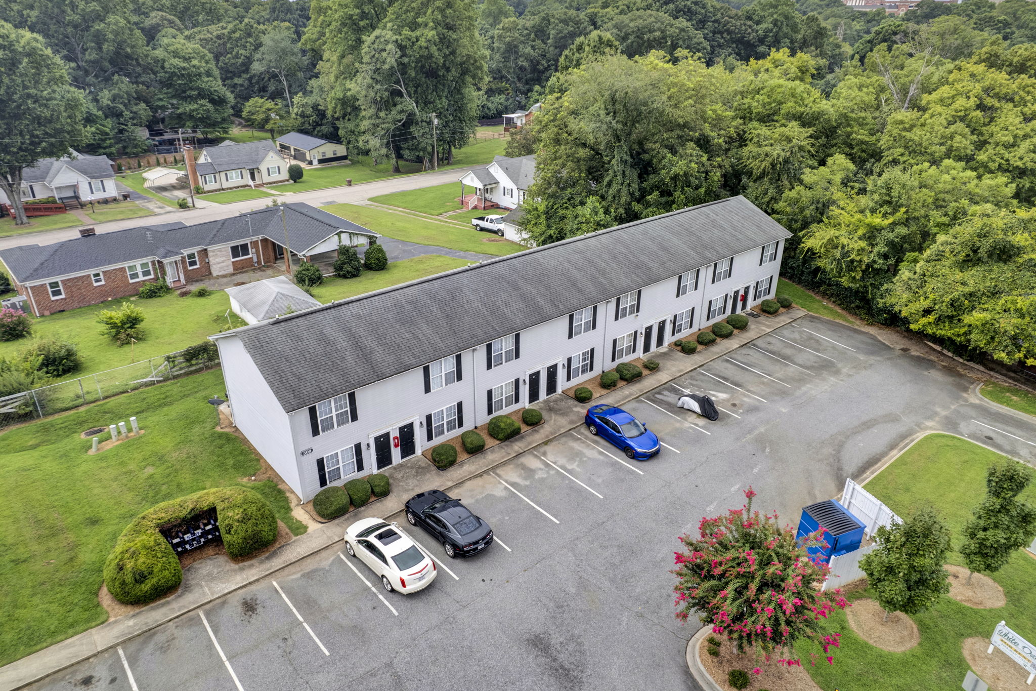 White Oak Apartments